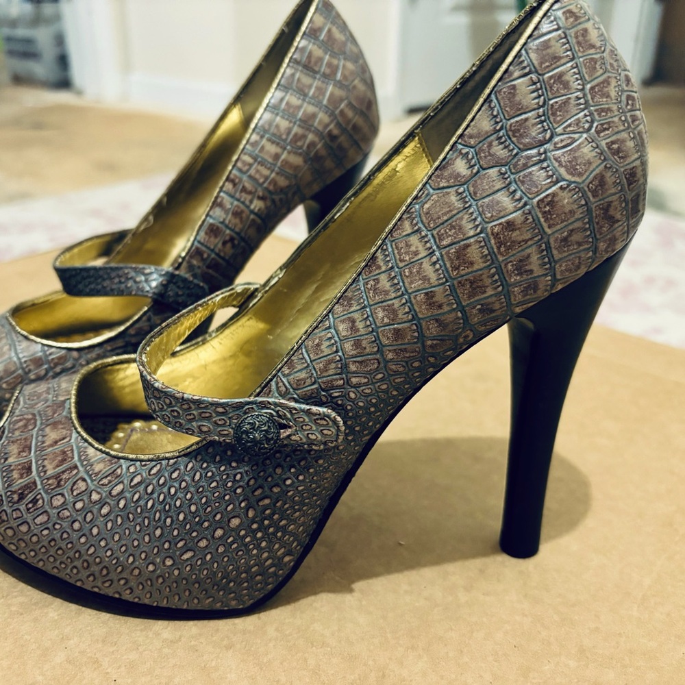 Hale Bob Platform Leather Heels - size 7 EUC